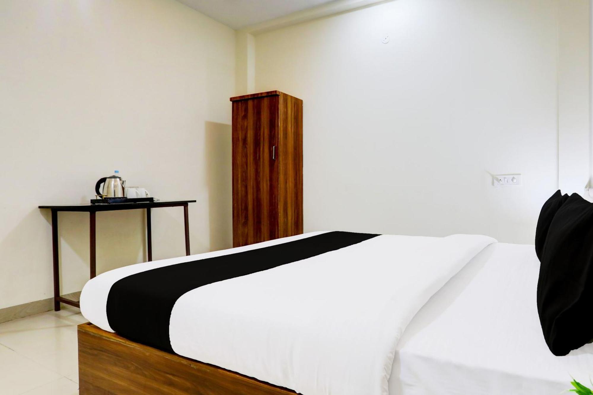 Hotel O Sb 47 Indore Zewnętrze zdjęcie